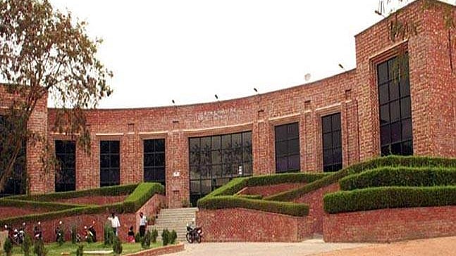 JNU writes to VP against ‘violation’ of HC order by MPs, teachers reject charge