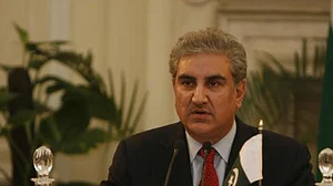 Mahmood Qureshi says Pakistan interested in advancing ties with Israel to improve political situation