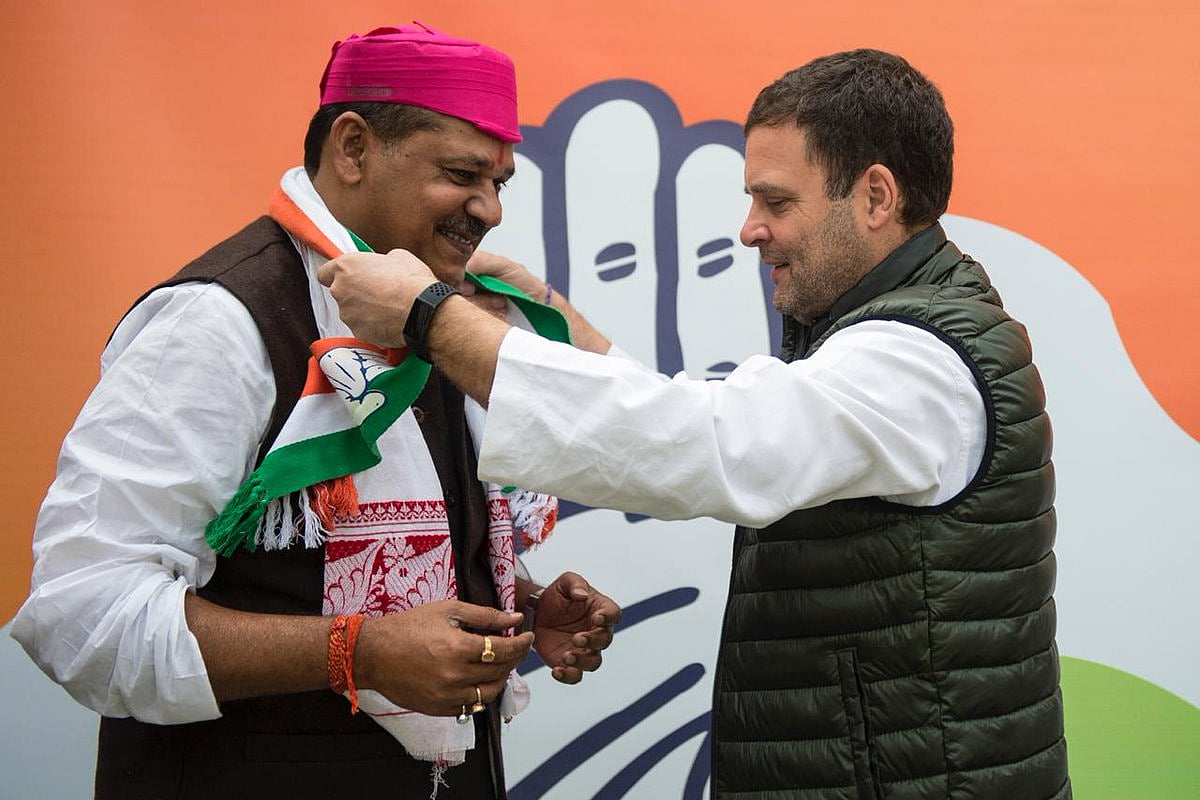Ex-cricketer Kirti Azad of TMC with Congress leader Rahul Gandhi (Photo: NH Archives)