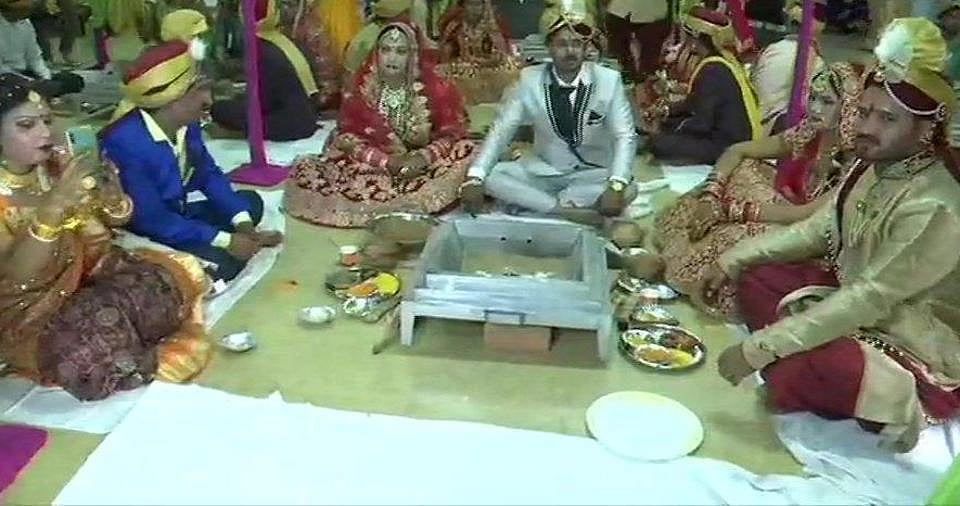 Chhattisgarh: In a first, 15 transgenders transcend social barriers, get married  