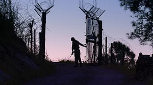 2 soldiers killed, 4 hurt in unprovoked ceasefire violation by Pak in J&K’s Kupawara