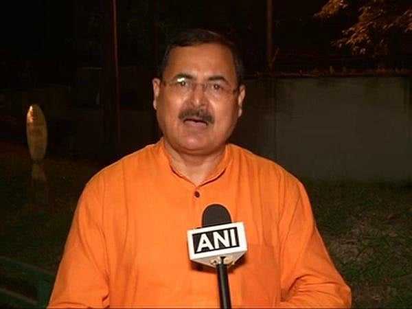 Two Gujarati thugs  befooling Hindi-speaking people for last five years, says BJP leader IP Singh; expelled