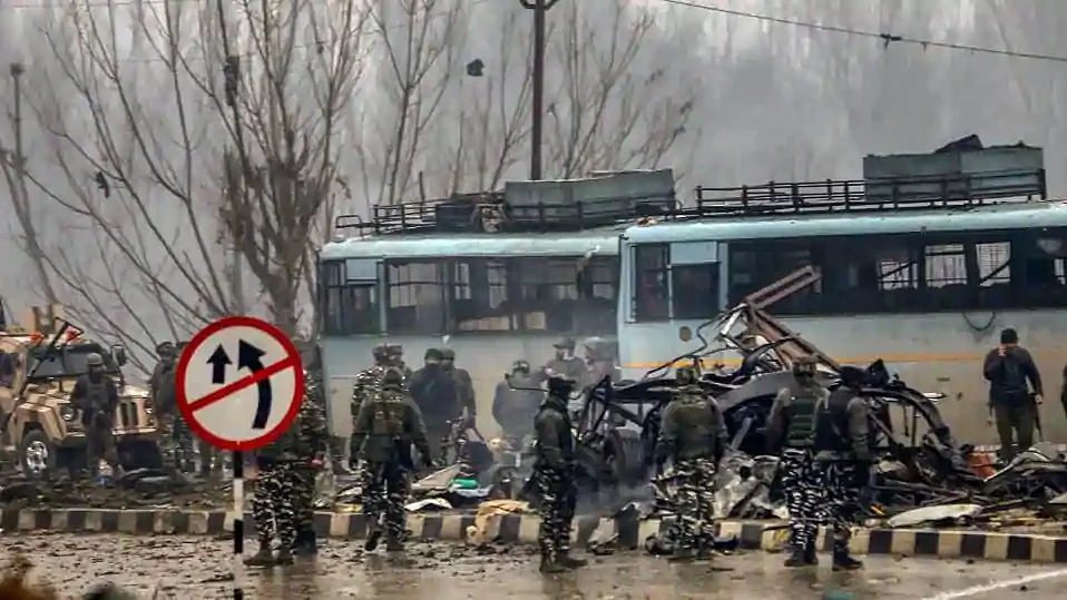 Soldiers at the suicide bomb attack site in Kashmir’s Pulwama district.