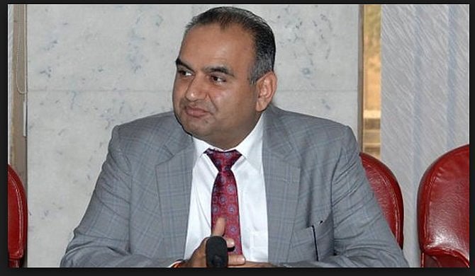 Pakistan: Hindu lawmaker moves 2 bills in Parliament on child marriage, forced conversion