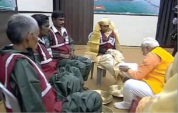 PM Narendra Modi not only took a dip in front of camera crews but also washed the feet of sanitation workers. The media overlooked the workers’ service conditions, long hours and poor wages paid by contractors. Police detained activists who raised their voice 