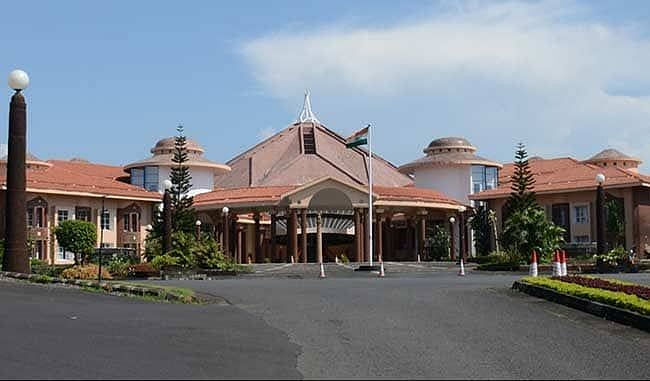 Congress stakes claim to form government in Goa, writes to Governor to dismiss BJP govt which is in minority 