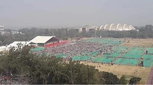 PM Modi’s Patna rally draws lukewarm response; NDA leaders panic about low turnout