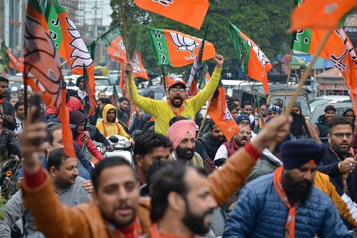 Several injured in clashes as police stop BJP bike rally in Bengal 