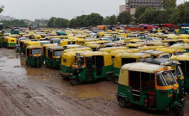 Motor Vehicles Act: Auto-driver fined for not wearing “seat-belt” in Bihar