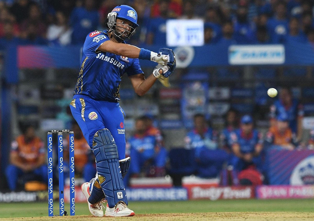 Interactive social feed in live streaming for IPL play-offs