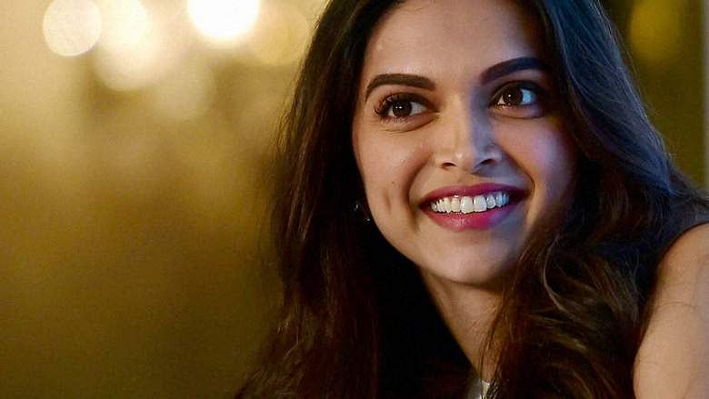  Deepika Padukone encourages people to vote this election