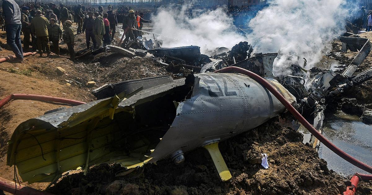 MP: Trainer aircraft crashes in Rewa district, pilot dead