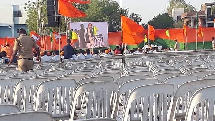 Empty chairs at Amit Shah’s rally in Maharashtra (Twitter)
