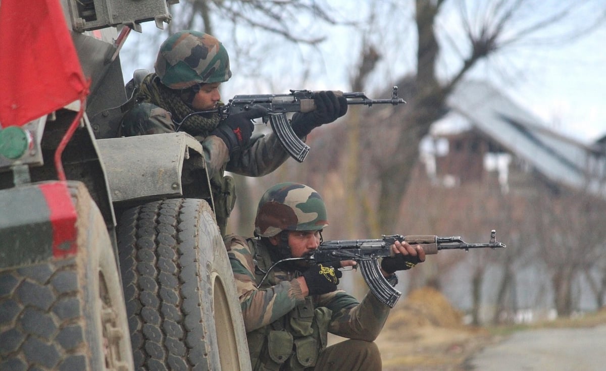 Pakistani shelling injures 3 civilians, 2 soldiers in Poonch  