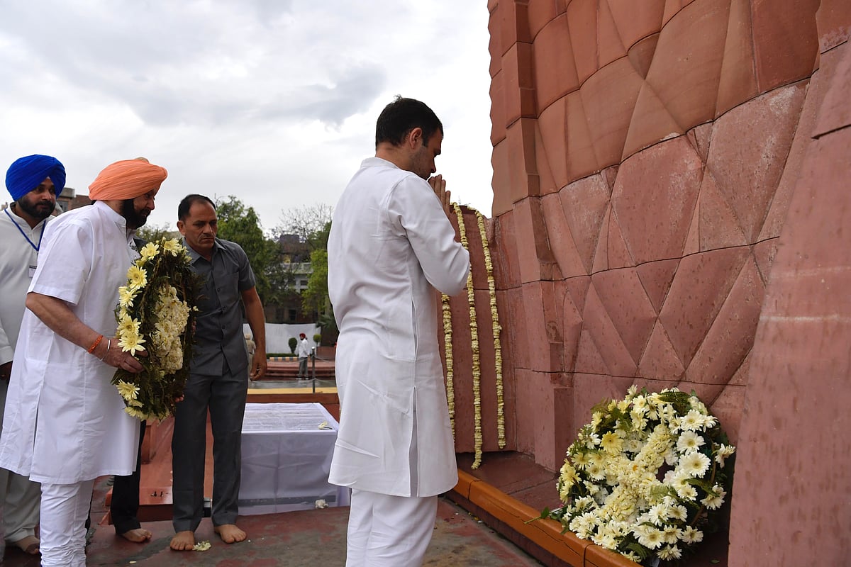 Jallianwala Bagh massacre centenary: Rahul Gandhi pays tribute, hundreds of people hold candlelight march
