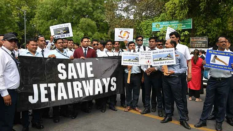 10 private airlines collapsing in three decades point to poverty of policy & ‘loot’ by promoters
