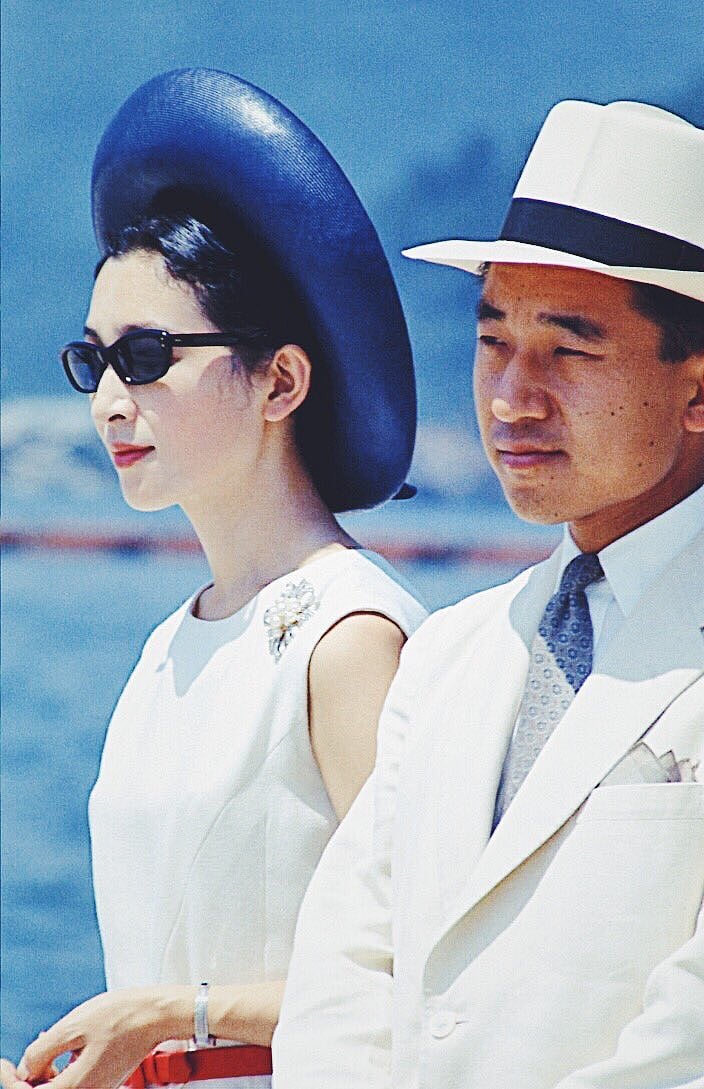 Emperor Akihito and Empress Michiko in younger days (Twitter)