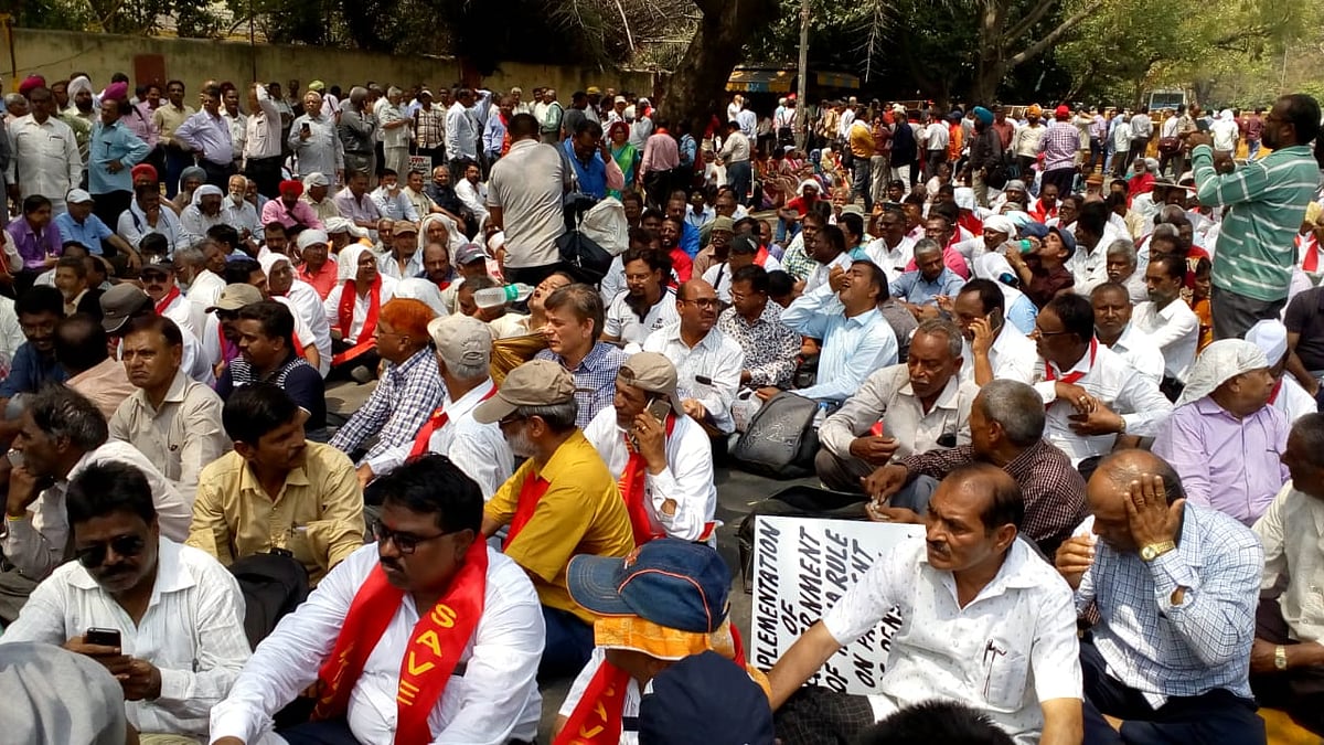 BSNL employees from across the country gathered in New Delhi to protest government’s proposal to hand over VRS to 54,000 workers of the PSU/NH