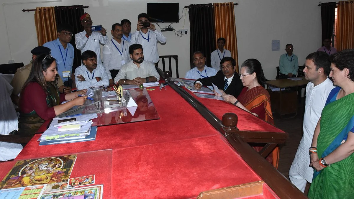 Sonia Gandhi files nomination from Rae Bareli, says : “Do not forget 2004”