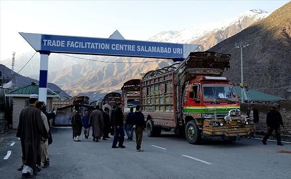 Traders protest  against suspension of cross-LoC trade in Srinagar