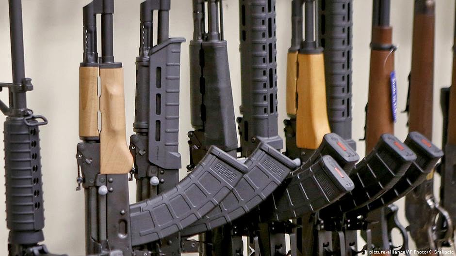18,000 weapons distributed to reservists in Kiev as men banned from leaving country