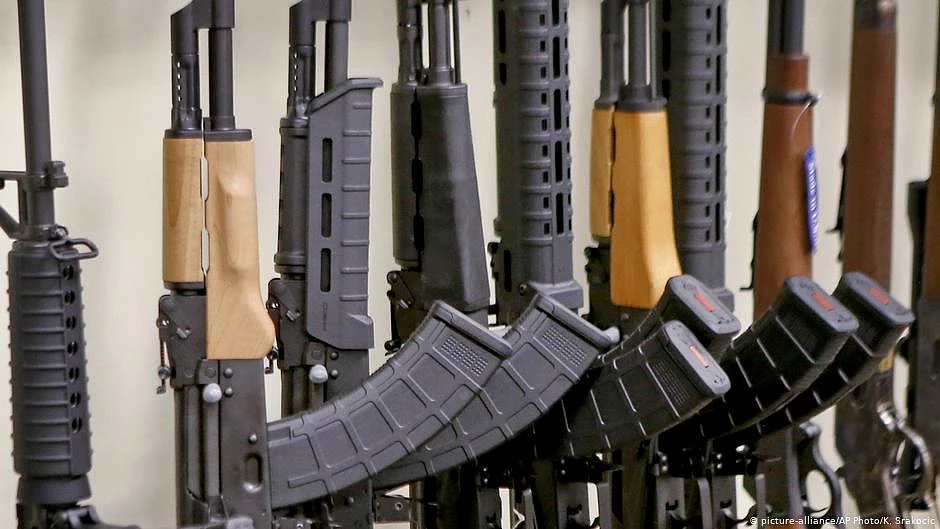 18,000 weapons distributed to reservists in Kiev as men banned from leaving country