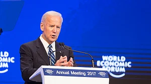 Biden rules out national shutdown, insists on national mask mandate to combat COVID-19