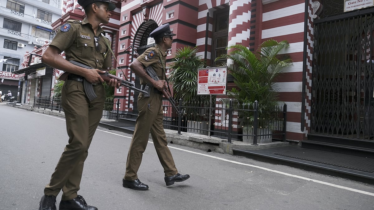 Sri Lankan forces in gun battle with terrorists 