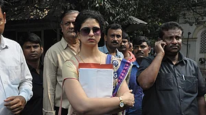 Mohd Shami’s estranged wife held after high drama
