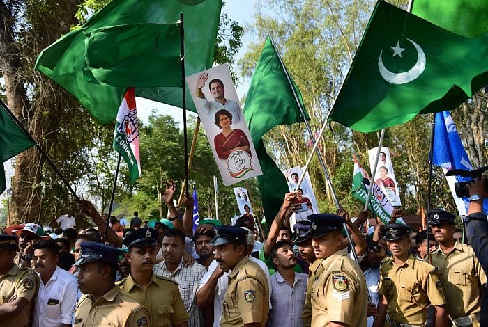  BJP-RSS blamed that in Rahul’s Wayanad rally, Pakistani  flags were waved. However, the truth is that green-coloured flag seen in the rally represents the flag of the Indian Union Muslim League (IUML), not the Pakistani flag&nbsp;