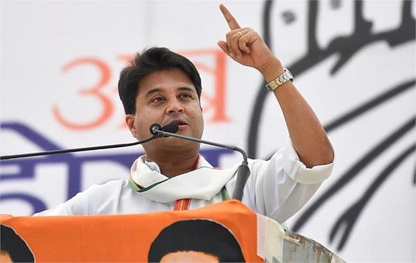 Scindia flays Piyush Goyal’s remarks on Amazon, says India desperately needs investment