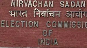 Give on stamp paper you disclosed all info on electoral bonds under RTI: CIC to EC