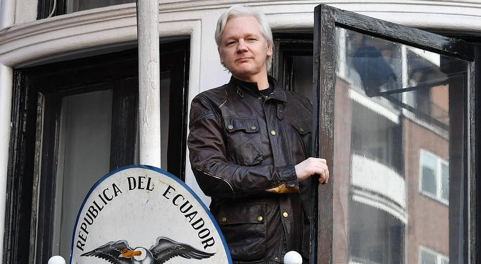 “Set Julian Assange free,” demand Arundhati Roy and other eminent Indian intellectuals