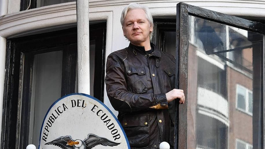 “Set Julian Assange free,” demand Arundhati Roy and other eminent Indian intellectuals