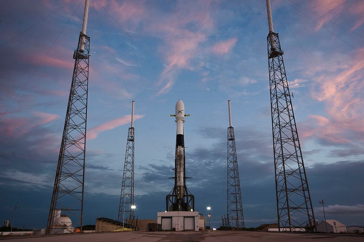 SpaceX postpones launch of 60 Starlink Internet satellites due to high winds