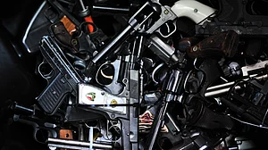 More than 1,000 guns seized from Los Angeles house