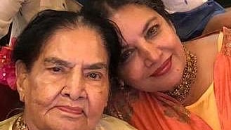 Momma dearest, bollywood stars want to make Mother’s Day special for their moms