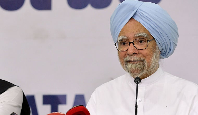 Modi’s 5 yrs ‘most traumatic, devastating’, should be shown exit door, says Manmohan Singh 