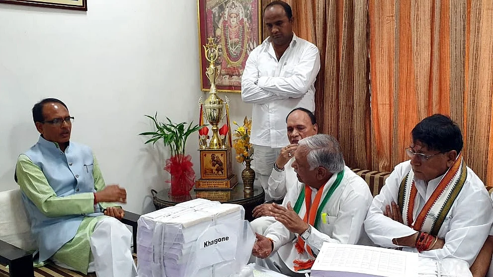 Congress names 21 lakh farmers whose farm loans were axed
