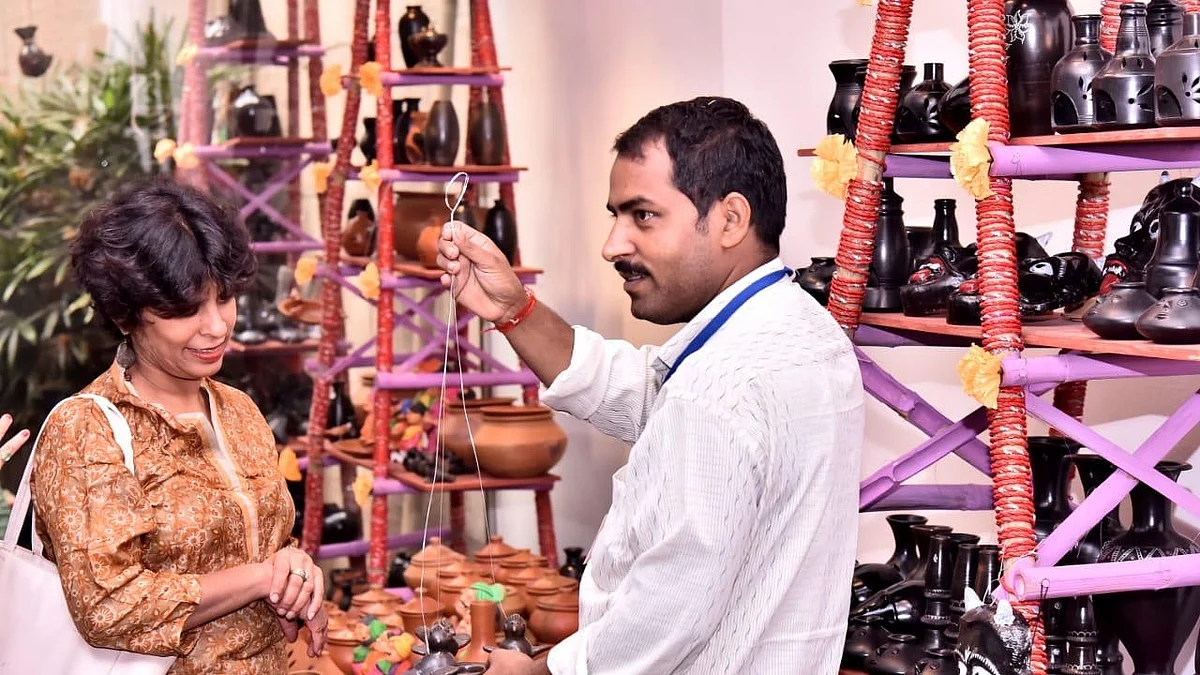 Still from the ITRHD-organised Azamgarh Mahotsav 2019, Uttar Pradesh, which promotes and conserves rural crafts, arts and heritage (IANS Photo)