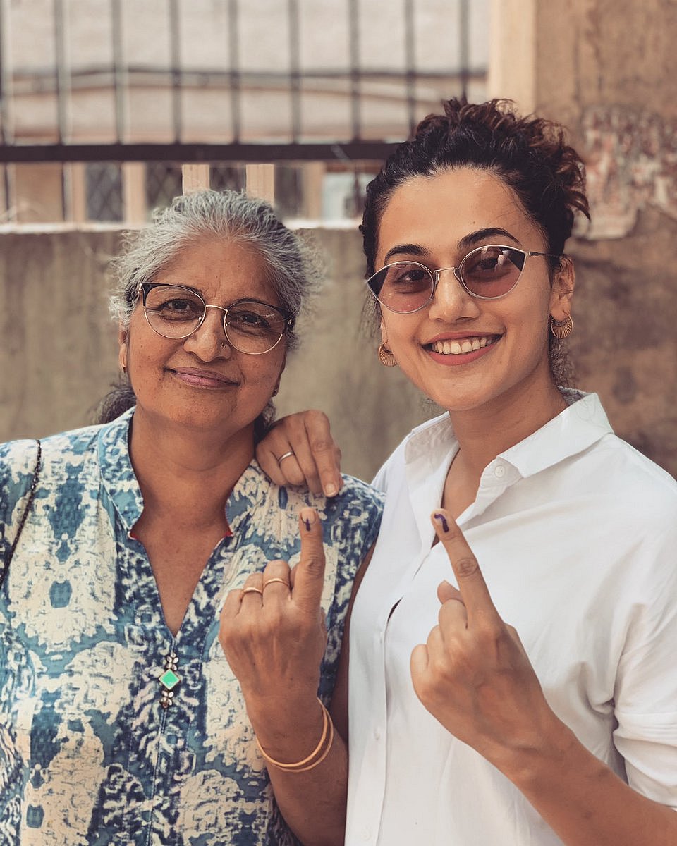Momma dearest, bollywood stars want to make Mother’s Day special for their moms
