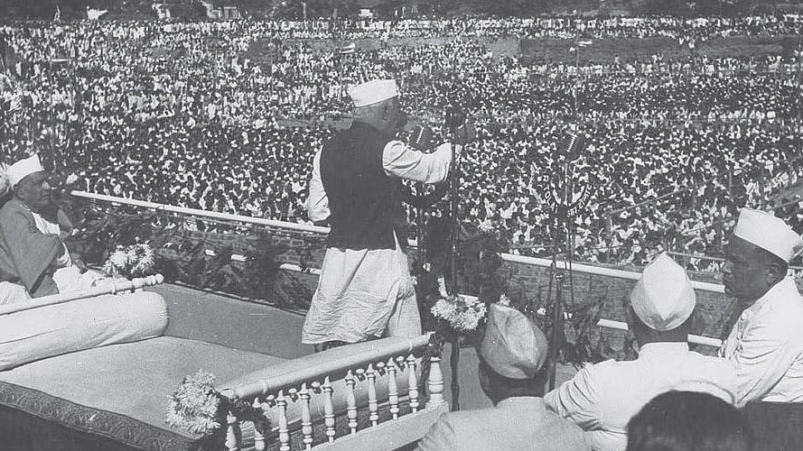 Jawaharlal Nehru during an election rally