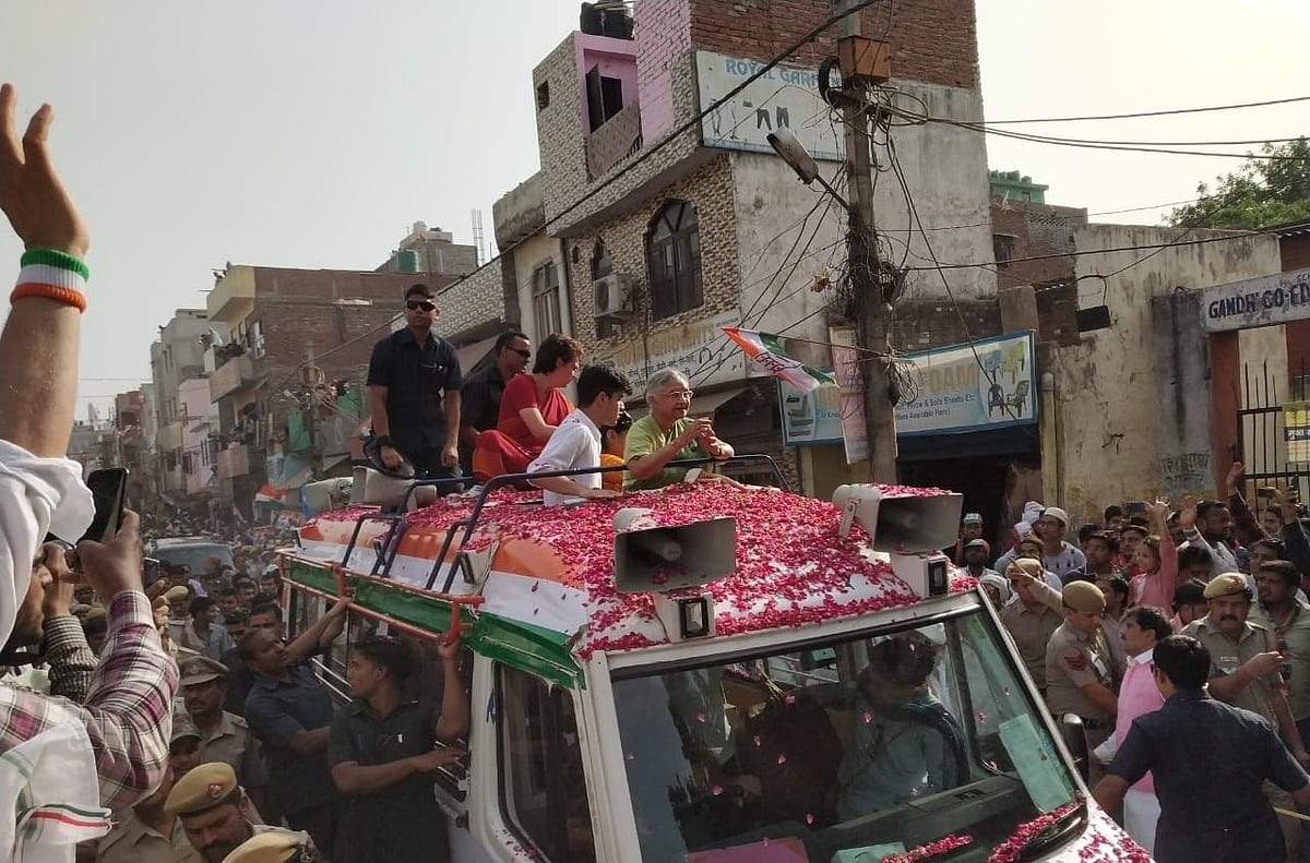 Congress leader Priyanka Gandhi Vadra with Sheila Dikshit hold a roadshow (NH Photo)