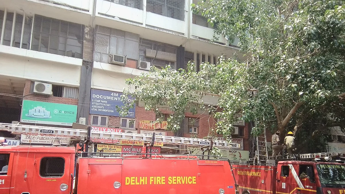 Fire Tinkers in Nehru Place (Twitter)