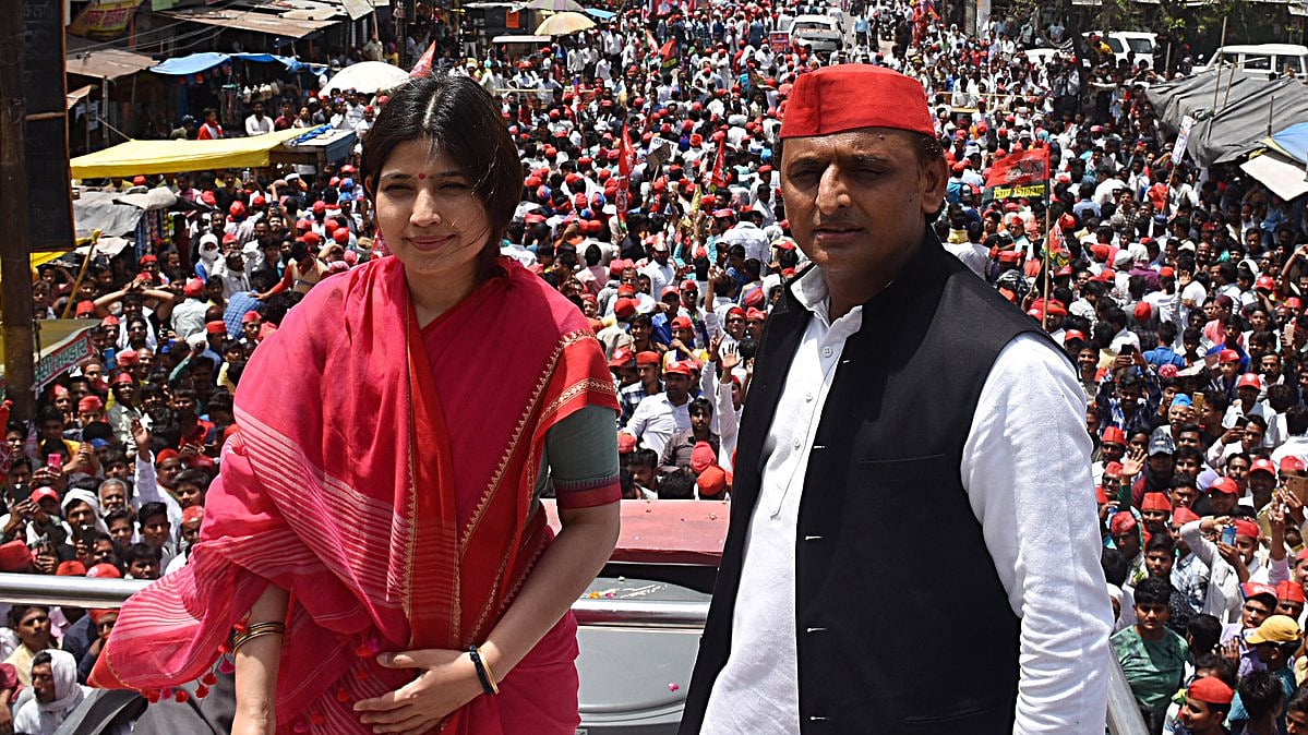 Akhilesh Yadav with wife Dimple Yadav (IANS Photo)