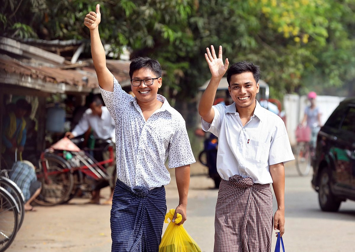  Myanmar frees two Reuters journalists in amnesty