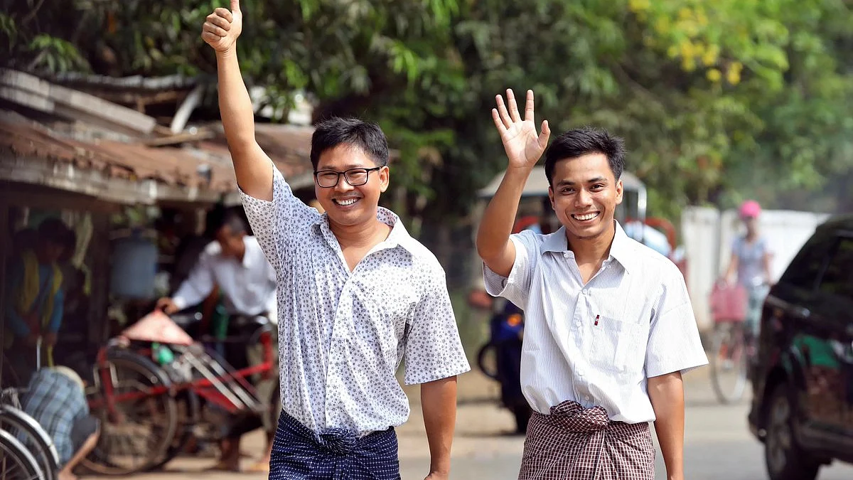  Myanmar frees two Reuters journalists in amnesty