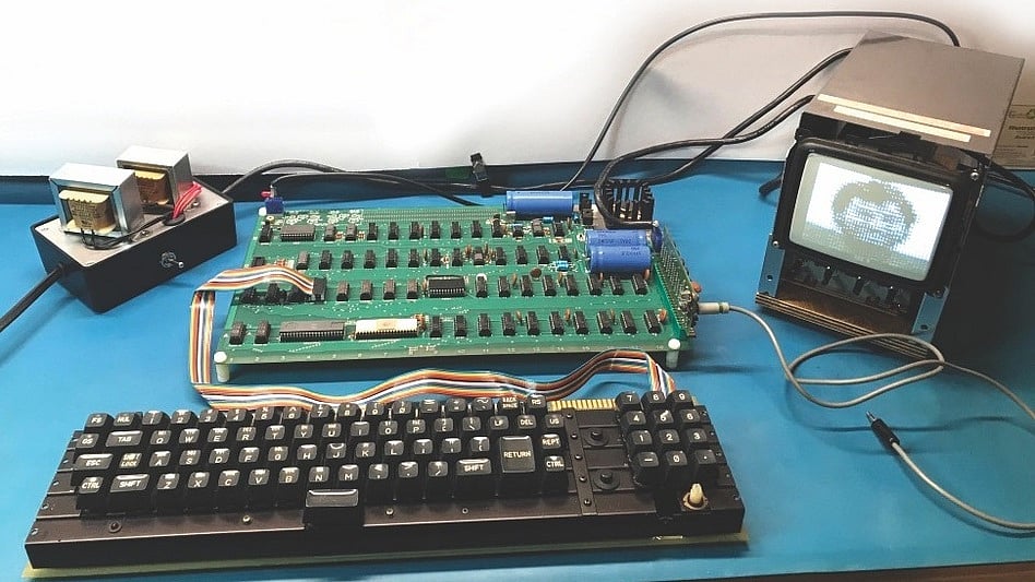 First Apple computer, 200 Apple-1 to be auctioned online starting on Thursday