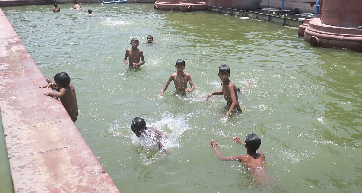 Temperature may touch 46 degree in Delhi, heatwave to persist in several parts of country