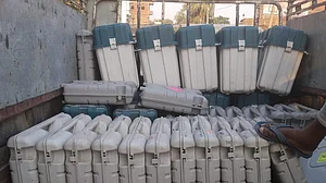 Complaints of rigging pour in: watch videos of protests & EVM’s moved into strong room premises